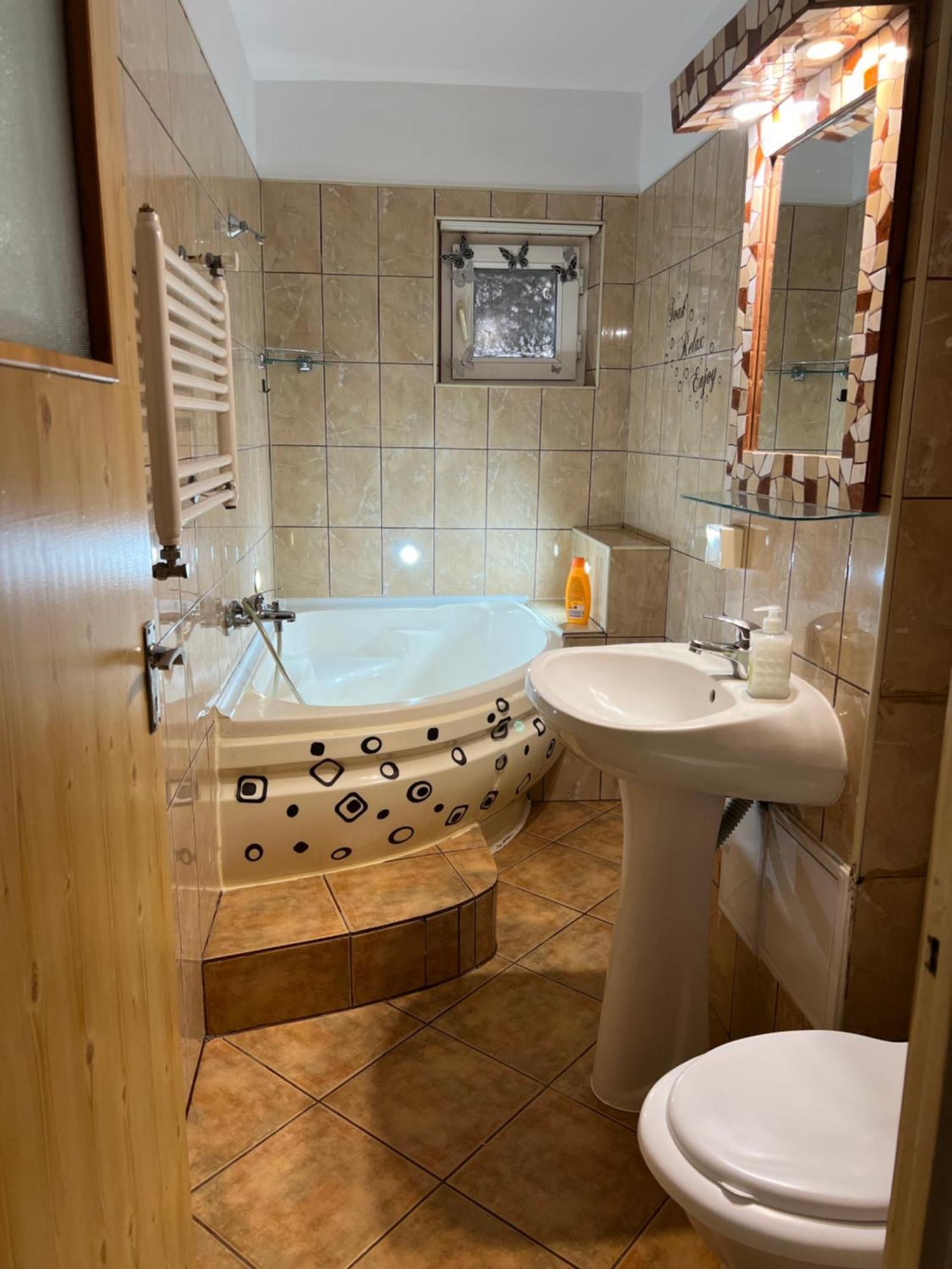 Quiet Area Brasov Apartment Bagian luar foto