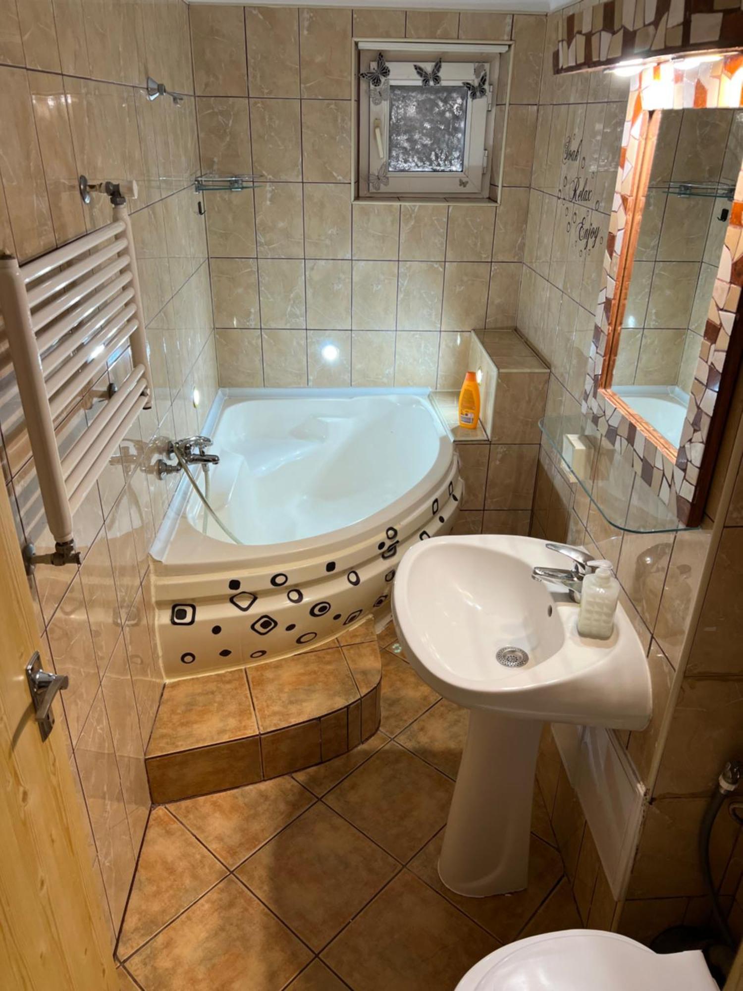 Quiet Area Brasov Apartment Bagian luar foto